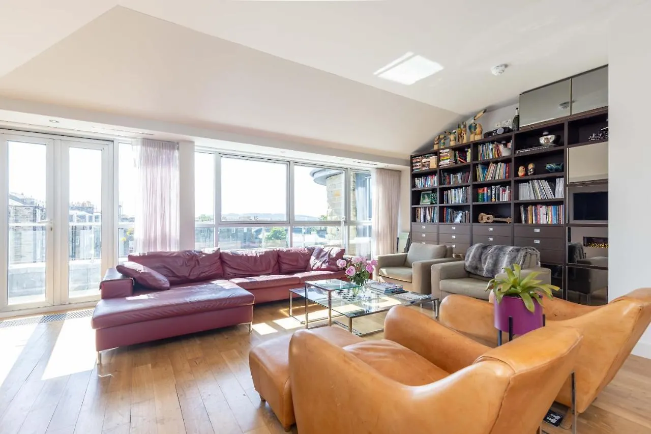 Joivy Beautiful Penthouse With Terrace & Jacuzzi Διαμέρισμα Εδιμβούργο