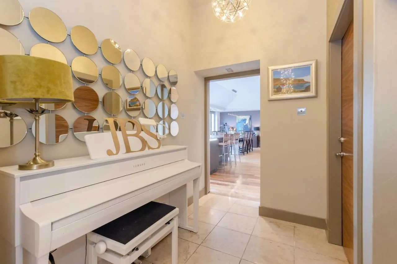 Joivy Beautiful Penthouse With Terrace & Jacuzzi Διαμέρισμα Εδιμβούργο