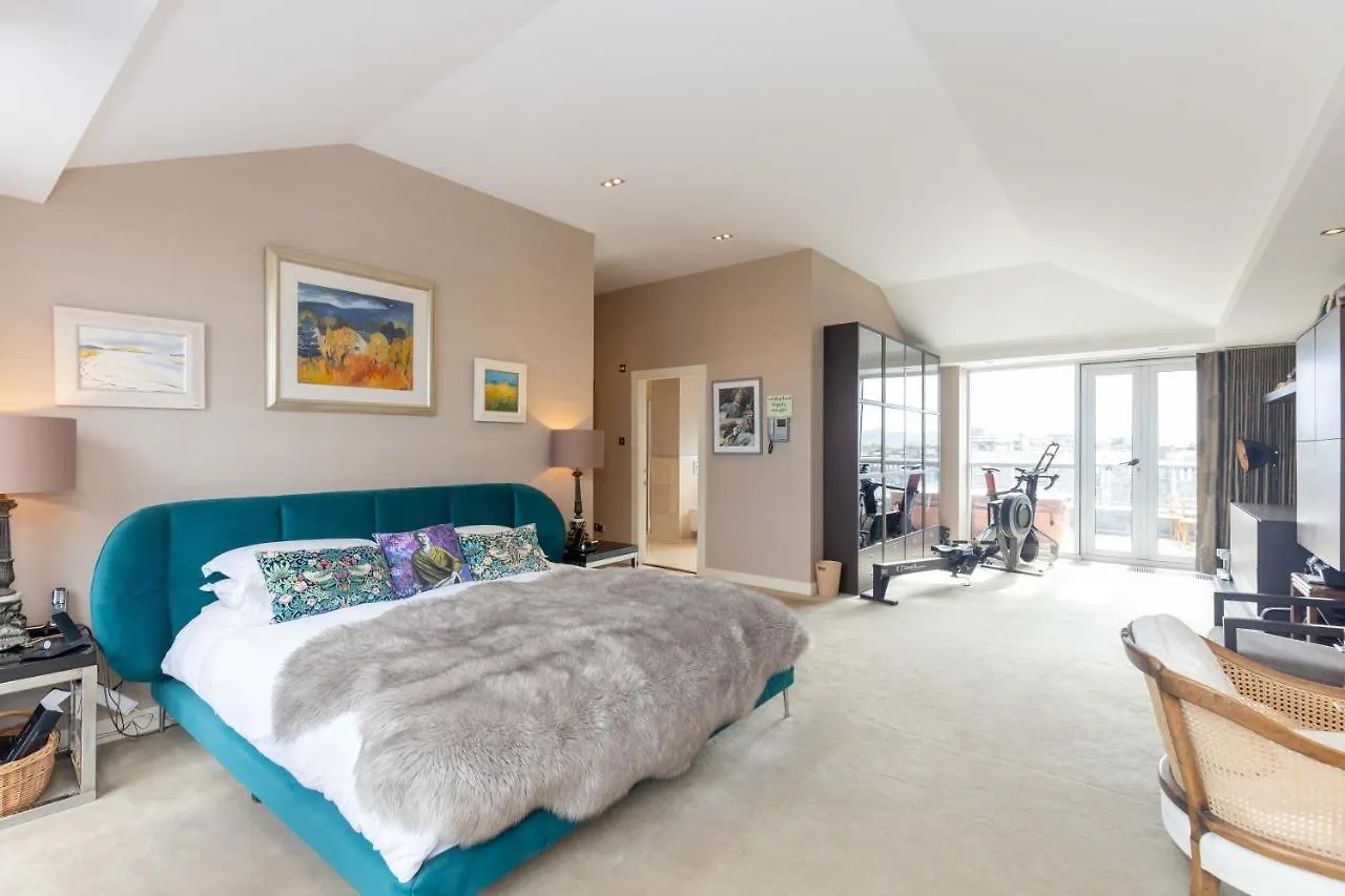 Joivy Beautiful Penthouse With Terrace & Jacuzzi Διαμέρισμα Εδιμβούργο