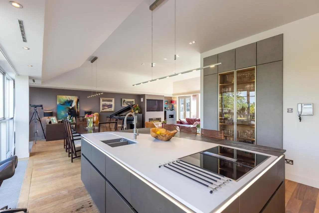 Joivy Beautiful Penthouse With Terrace & Jacuzzi Διαμέρισμα Εδιμβούργο Ηνωμένο Βασίλειο