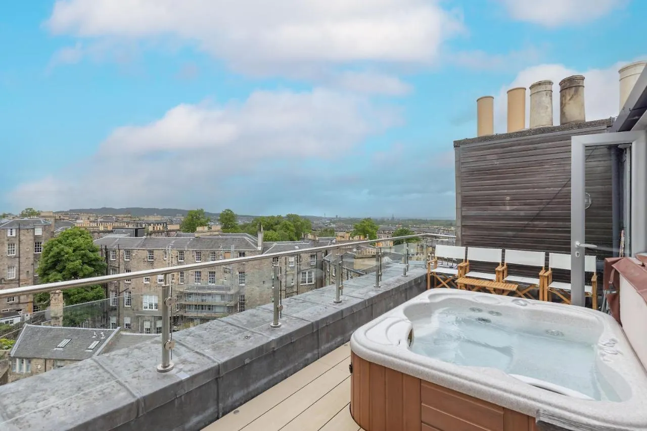 Joivy Beautiful Penthouse With Terrace & Jacuzzi Διαμέρισμα Εδιμβούργο 0*,