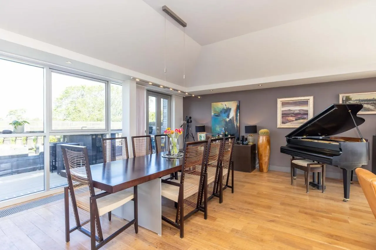 Apartament Joivy Beautiful Penthouse With Terrace & Jacuzzi Edynburg 0*,  Wielka Brytania