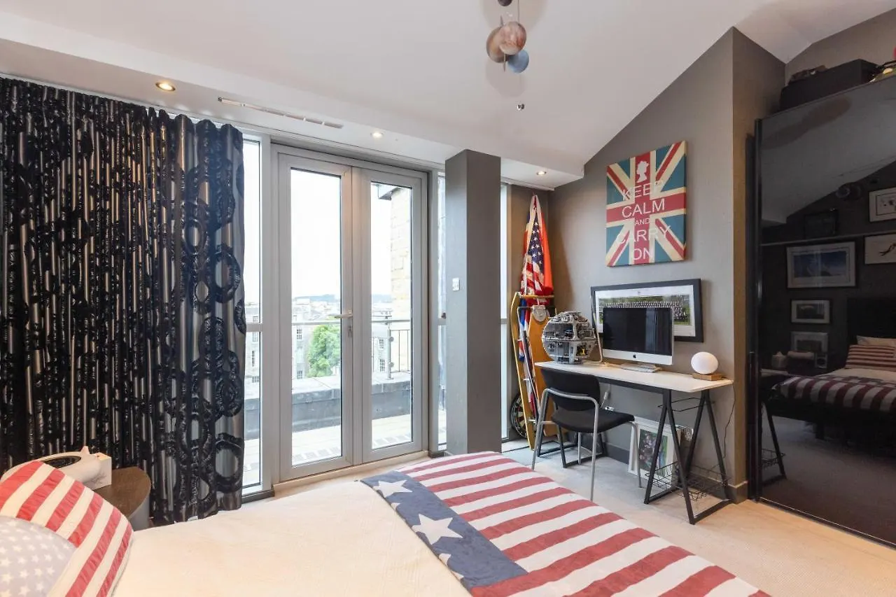 Apartament Joivy Beautiful Penthouse With Terrace & Jacuzzi Edynburg