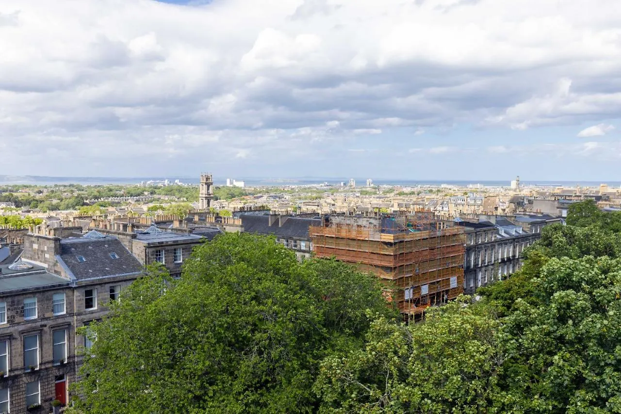 Apartament Joivy Beautiful Penthouse With Terrace & Jacuzzi Edynburg