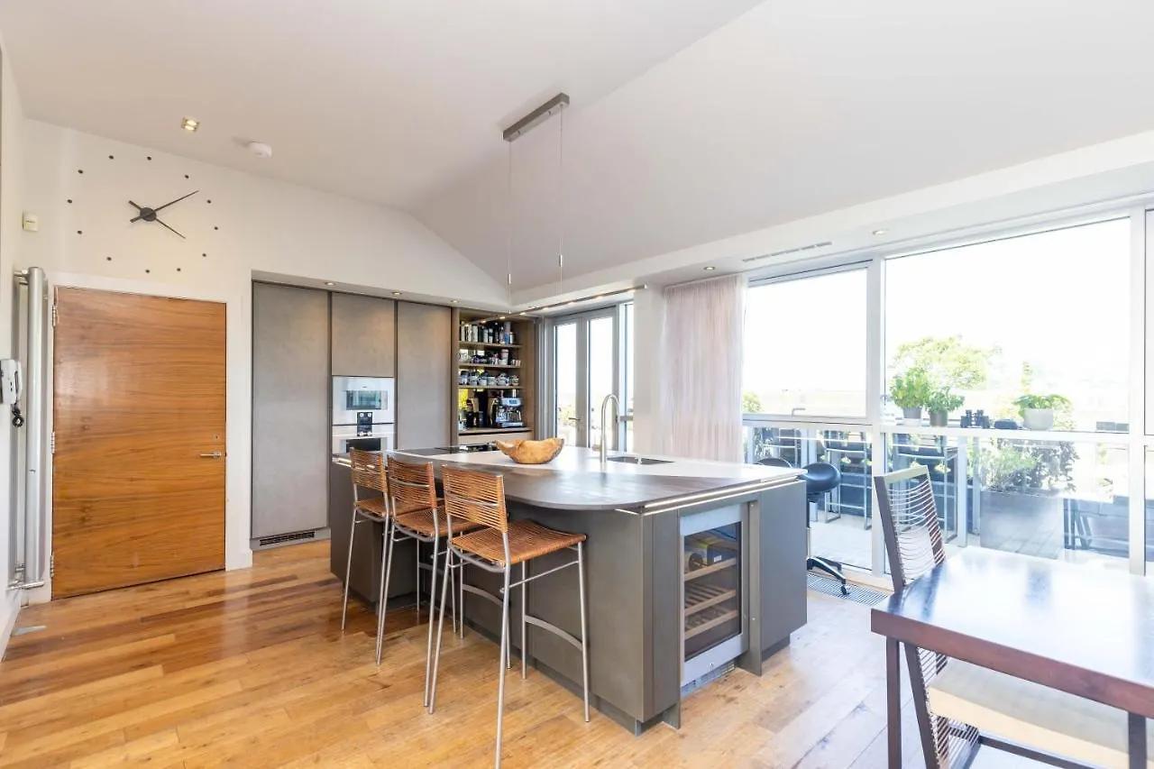 Ferienwohnung Joivy Beautiful Penthouse With Terrace & Jacuzzi Edinburgh Großbritannien